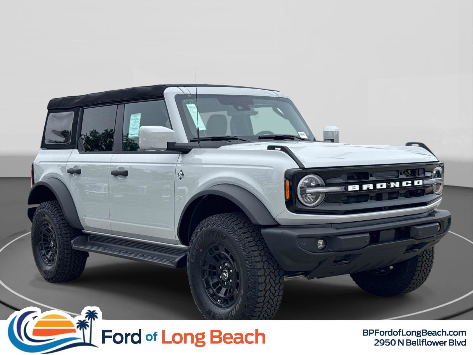 New 2026 Ford Bronco Outer Banks w/ Sasquatch Package