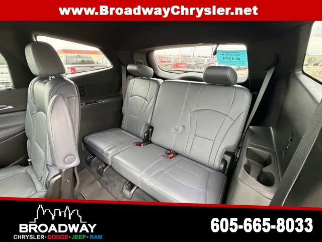 Used 2024 Buick Enclave Premium image 15