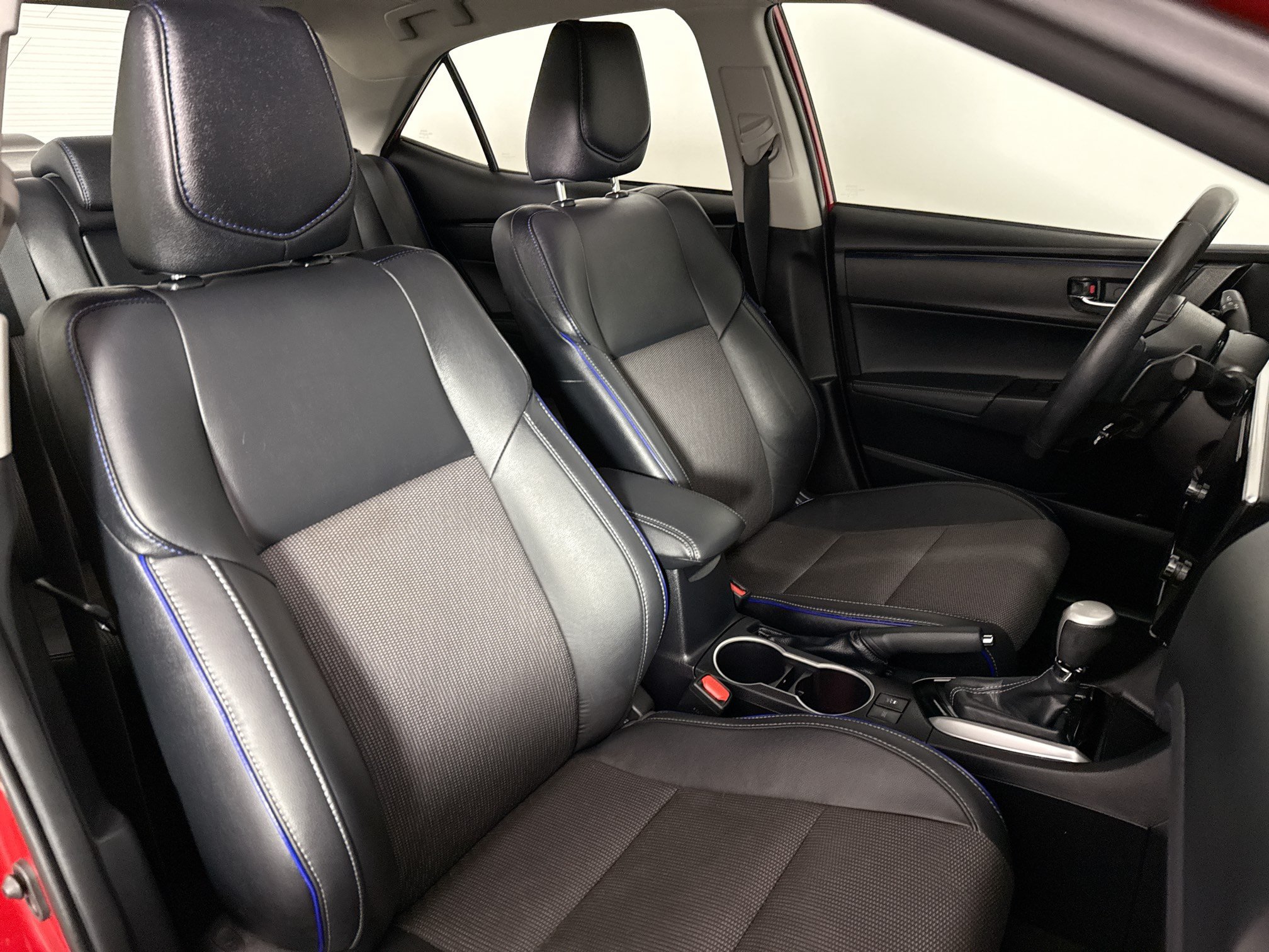Used 2019 Toyota Corolla SE FWD image 33