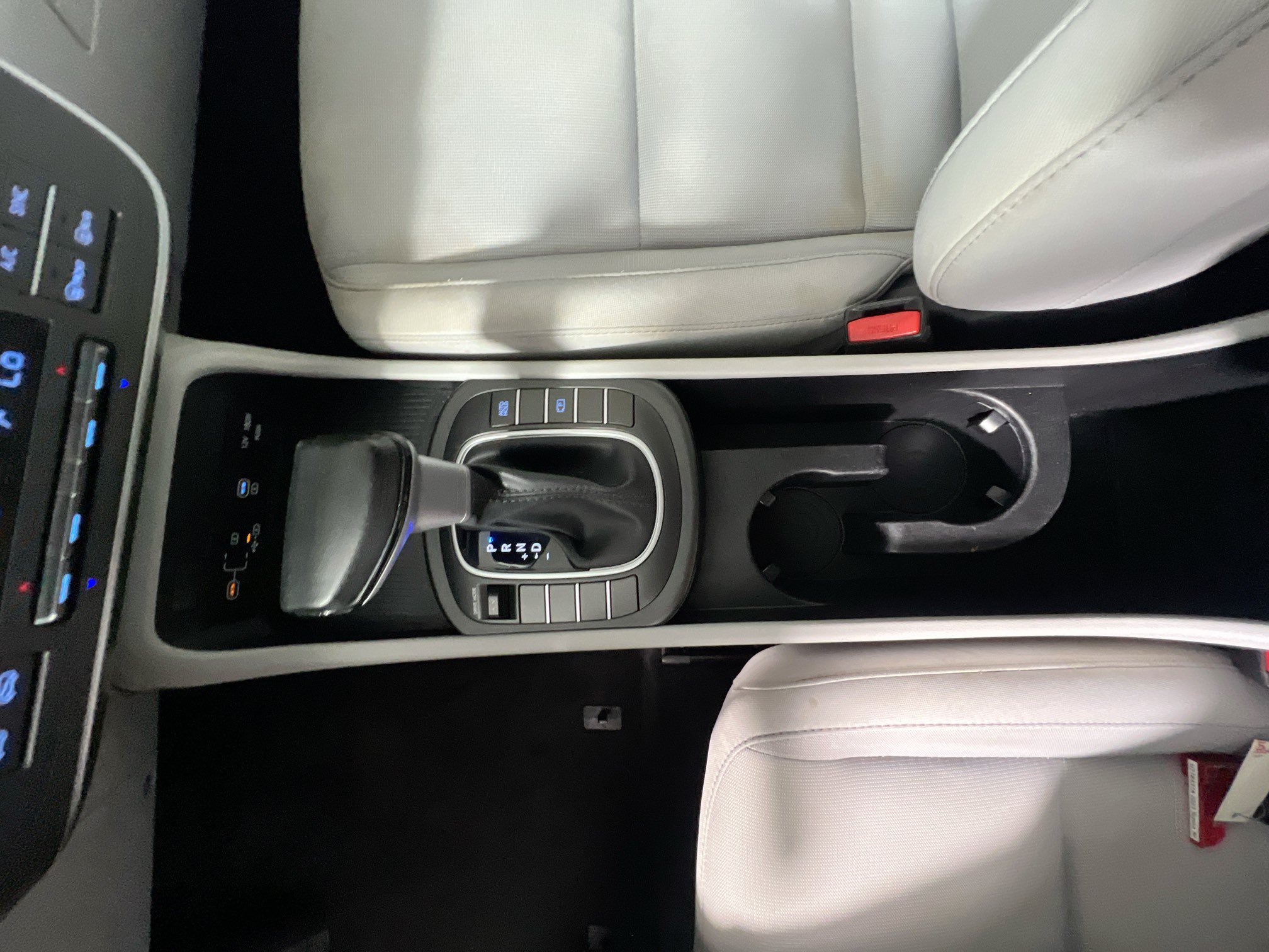 Used 2025 Hyundai Kona SEL FWD image 25
