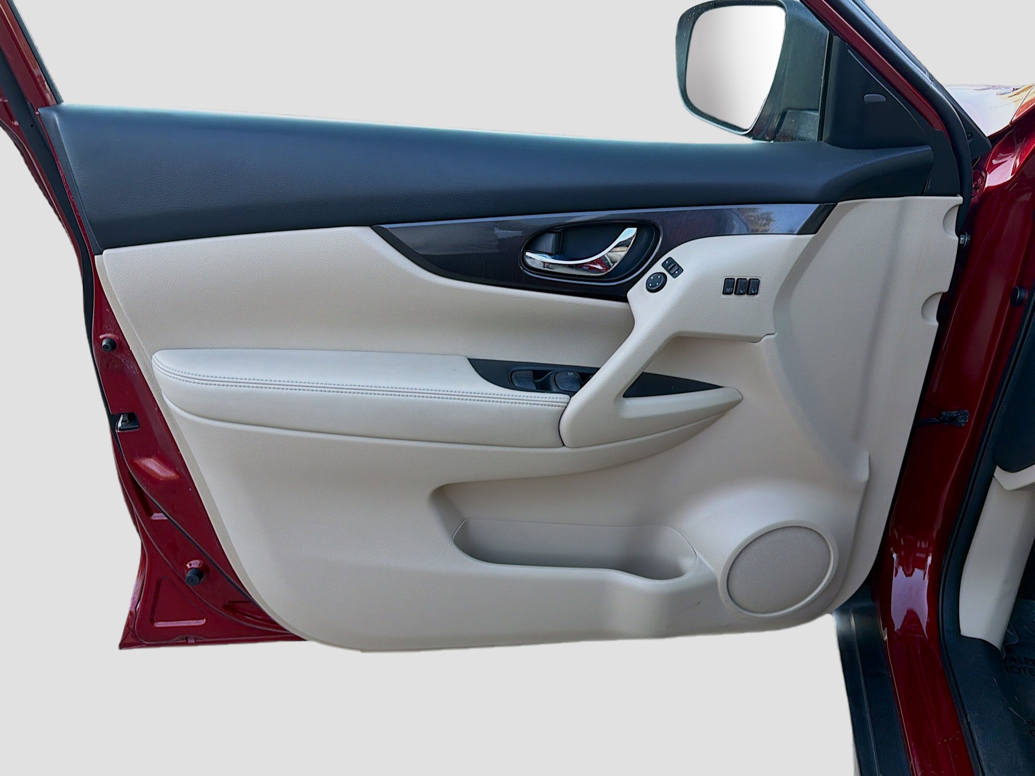 Used 2018 Nissan Rogue SV w/ Sun & Sound Touring Package image 21