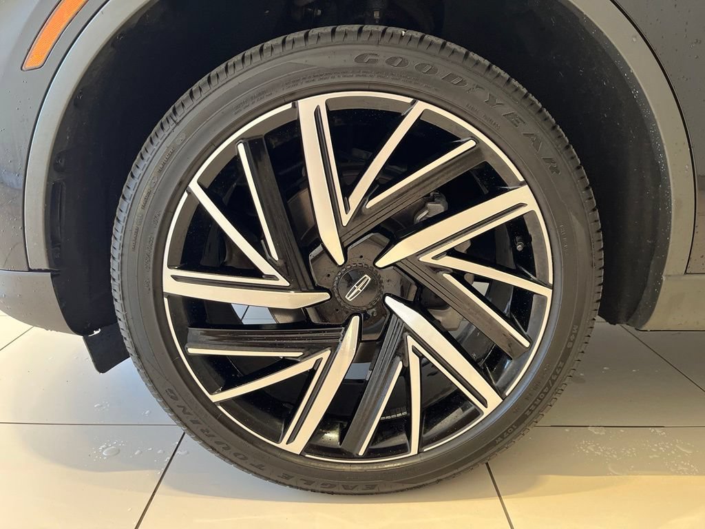 Used 2026 Lincoln Aviator Reserve AWD/4WD image 15
