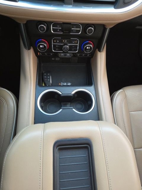 Used 2021 Chevrolet Suburban Premier w/ Premium Package image 18