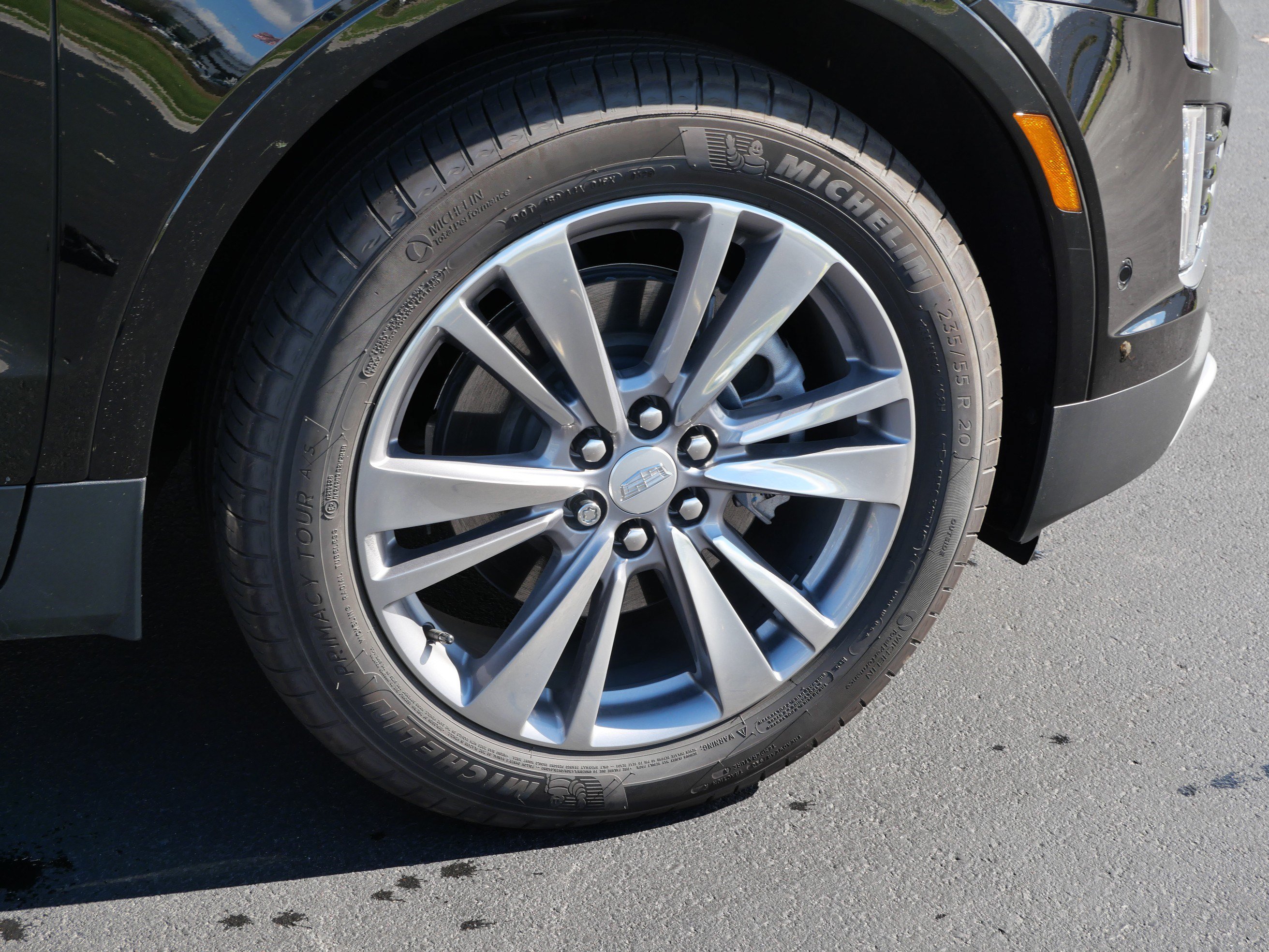 Used 2026 Cadillac XT5 Premium Luxury w/ LPO, Floor Liner Package AWD/4WD image 15