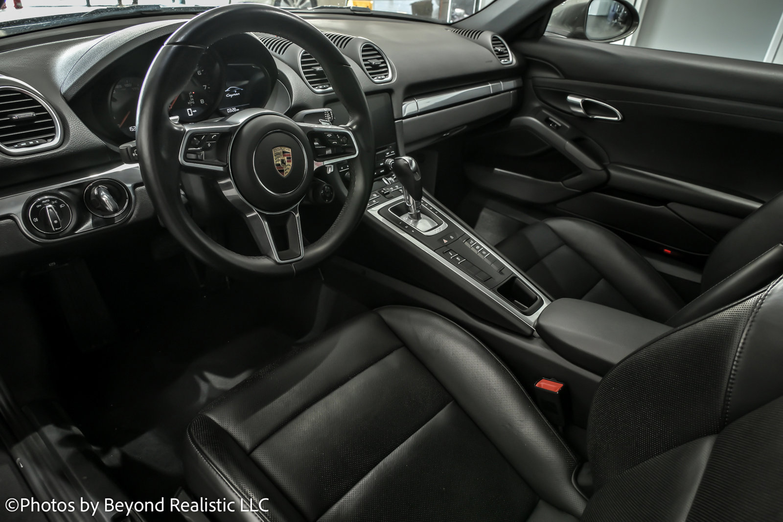 Used 2023 Porsche 718 Cayman T w/ Sport Chrono Package image 16