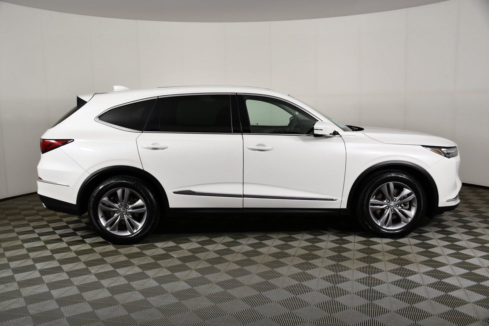 Certified 2024 Acura MDX SH-AWD image 5