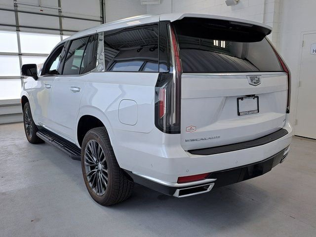 Used 2023 Cadillac Escalade Premium Luxury w/ LPO, Radiant Package AWD/4WD image 7
