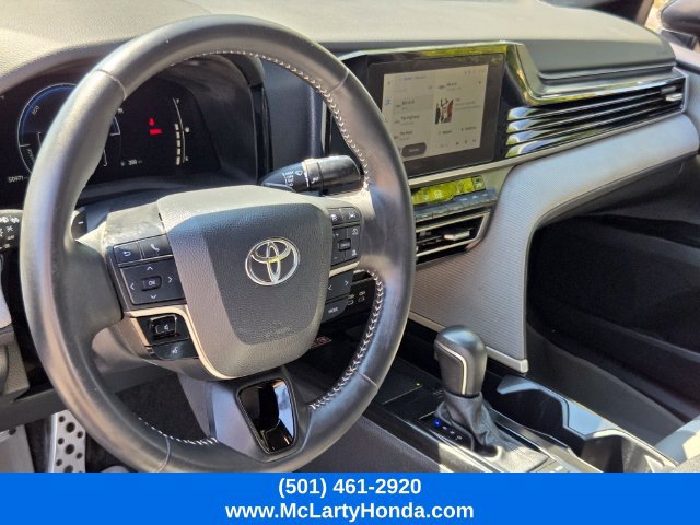 Used 2025 Toyota Camry SE FWD image 8