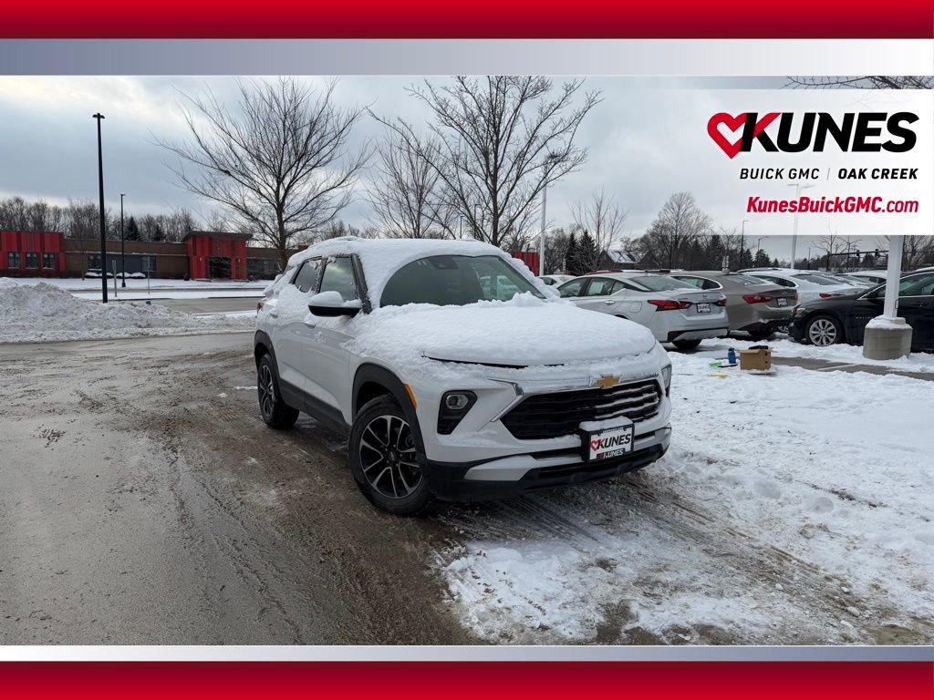 Used 2025 Chevrolet TrailBlazer LT image 4