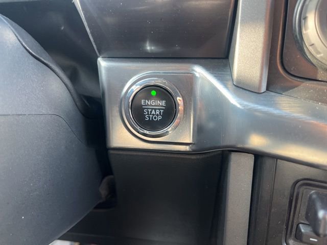 Certified 2022 Ford F150 Lariat w/ Equipment Group 502A High image 25