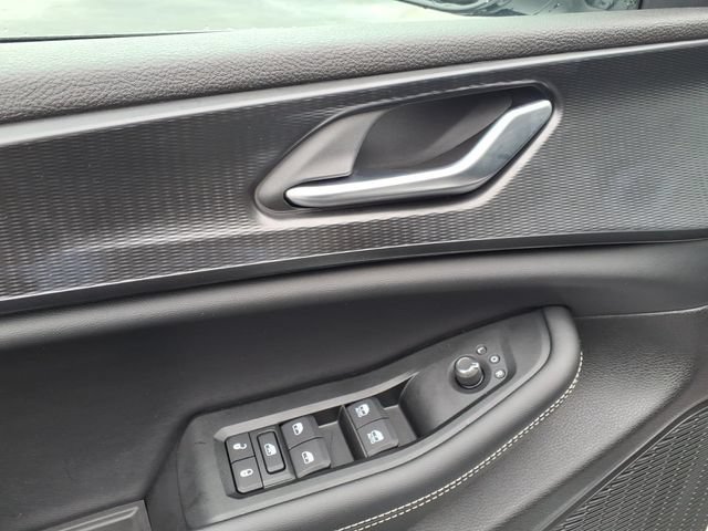 Used 2025 Jeep Grand Cherokee L Altitude AWD/4WD image 13