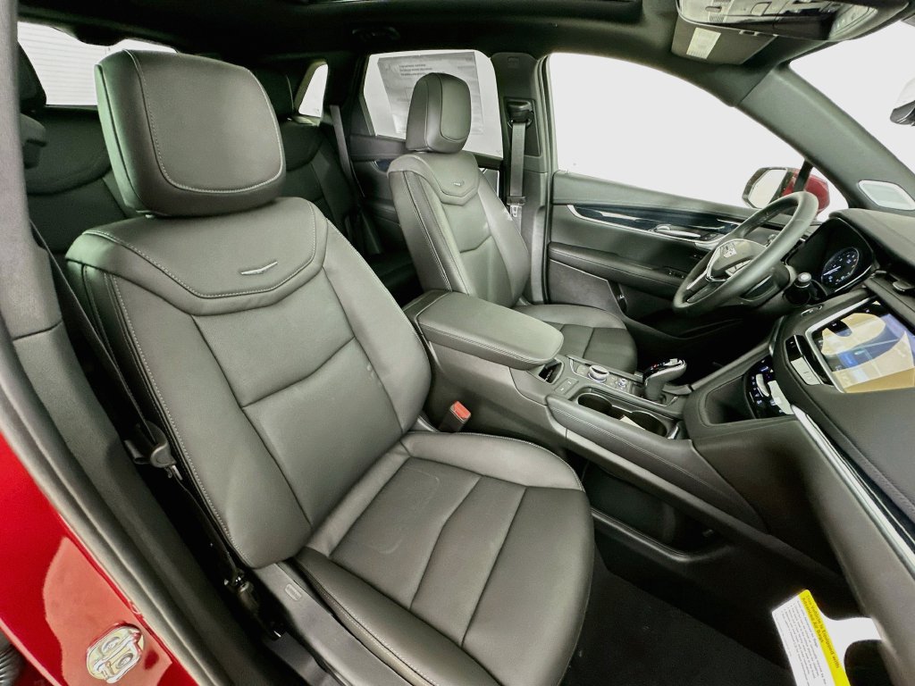 New 2026 Cadillac XT5 Premium Luxury w/ LPO, Floor Liner Package AWD/4WD image 36