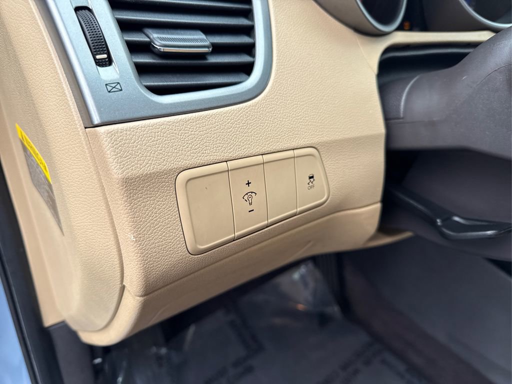 Used 2011 Hyundai Elantra GLS w/ Preferred Equipment Pkg 3 image 28