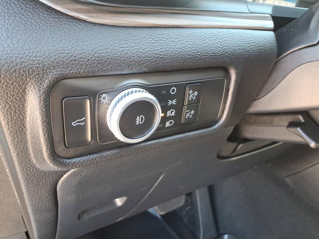 Used 2023 Ford Explorer Limited AWD/4WD image 21