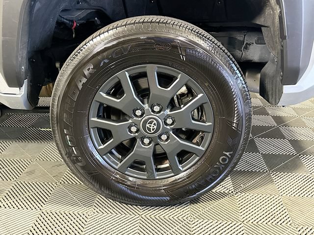 Certified 2025 Toyota 4Runner SR5 AWD/4WD image 30