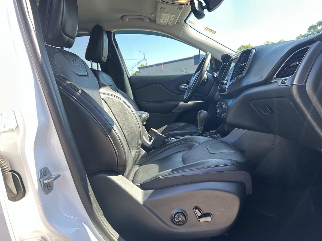 Used 2019 Jeep Cherokee Limited AWD/4WD image 19