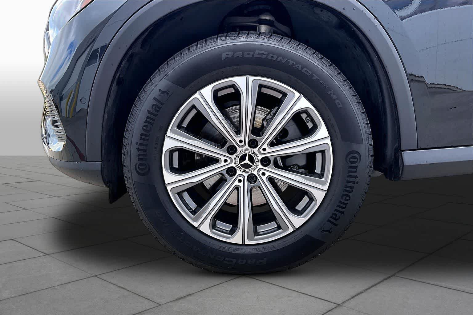 Used 2025 Mercedes-Benz GLC 300 image 11