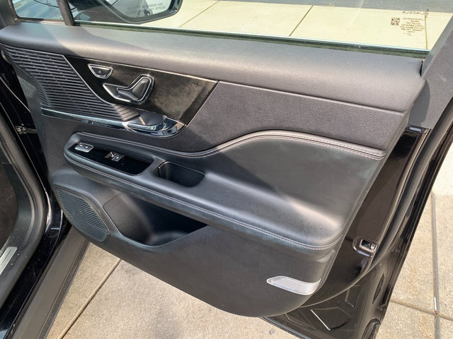 Used 2022 Lincoln Corsair AWD w/ Premium Package image 15