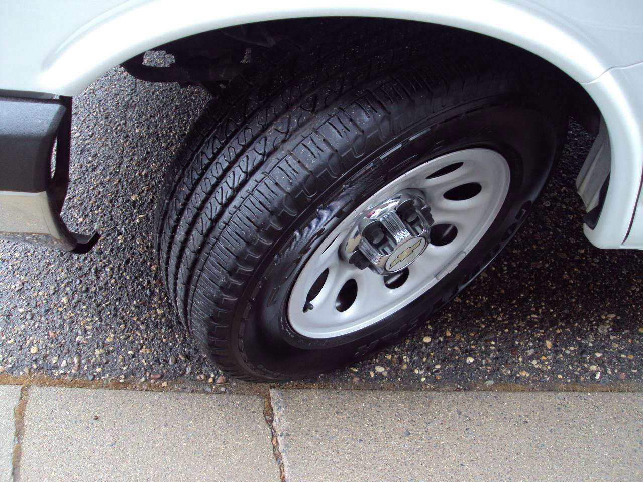 Used 2013 Chevrolet Express 1500 LT w/ LT Preferred Equipment Group AWD/4WD image 30