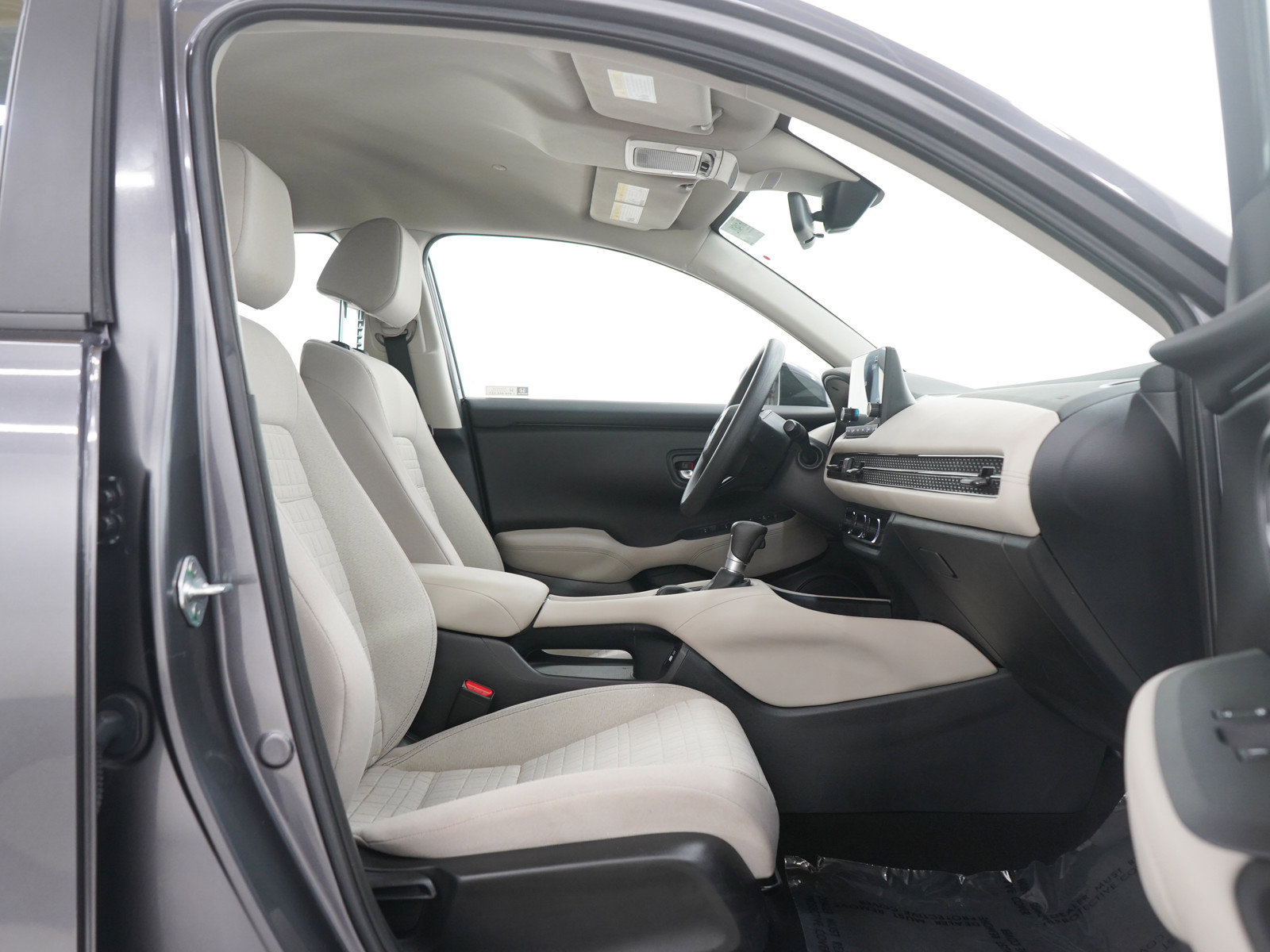 Used 2023 Honda HR-V LX image 11