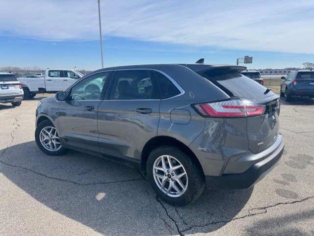 Used 2024 Ford Edge SEL w/ Convenience Package image 6
