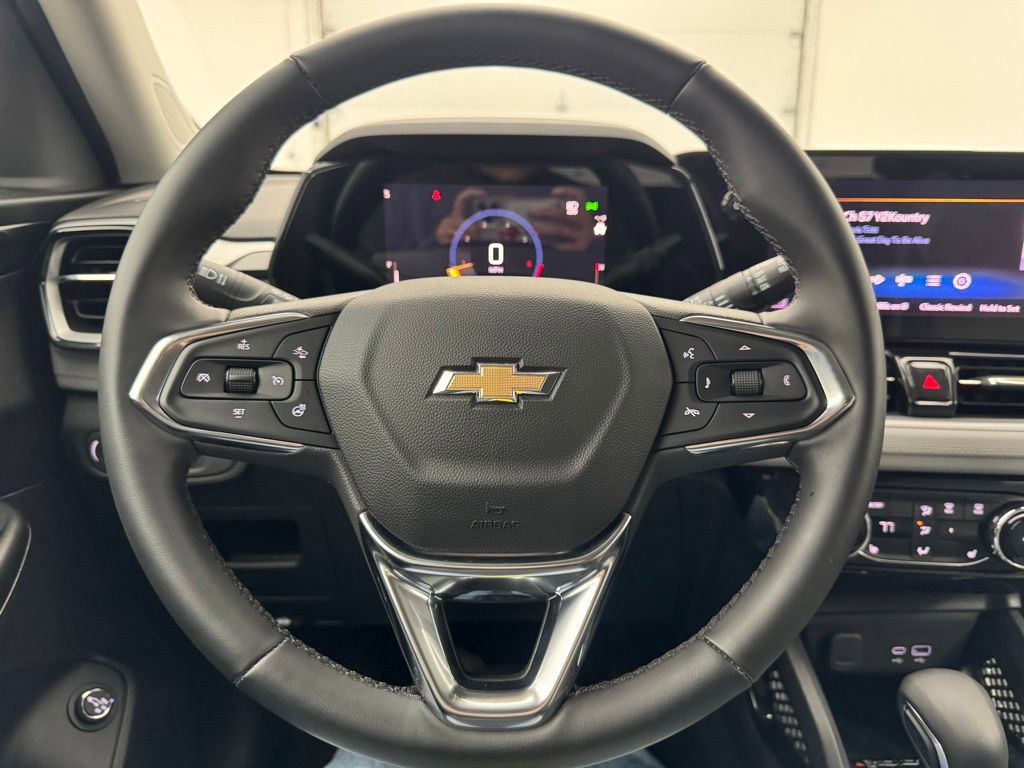 Used 2024 Chevrolet TrailBlazer LT w/ Convenience Package AWD/4WD image 18