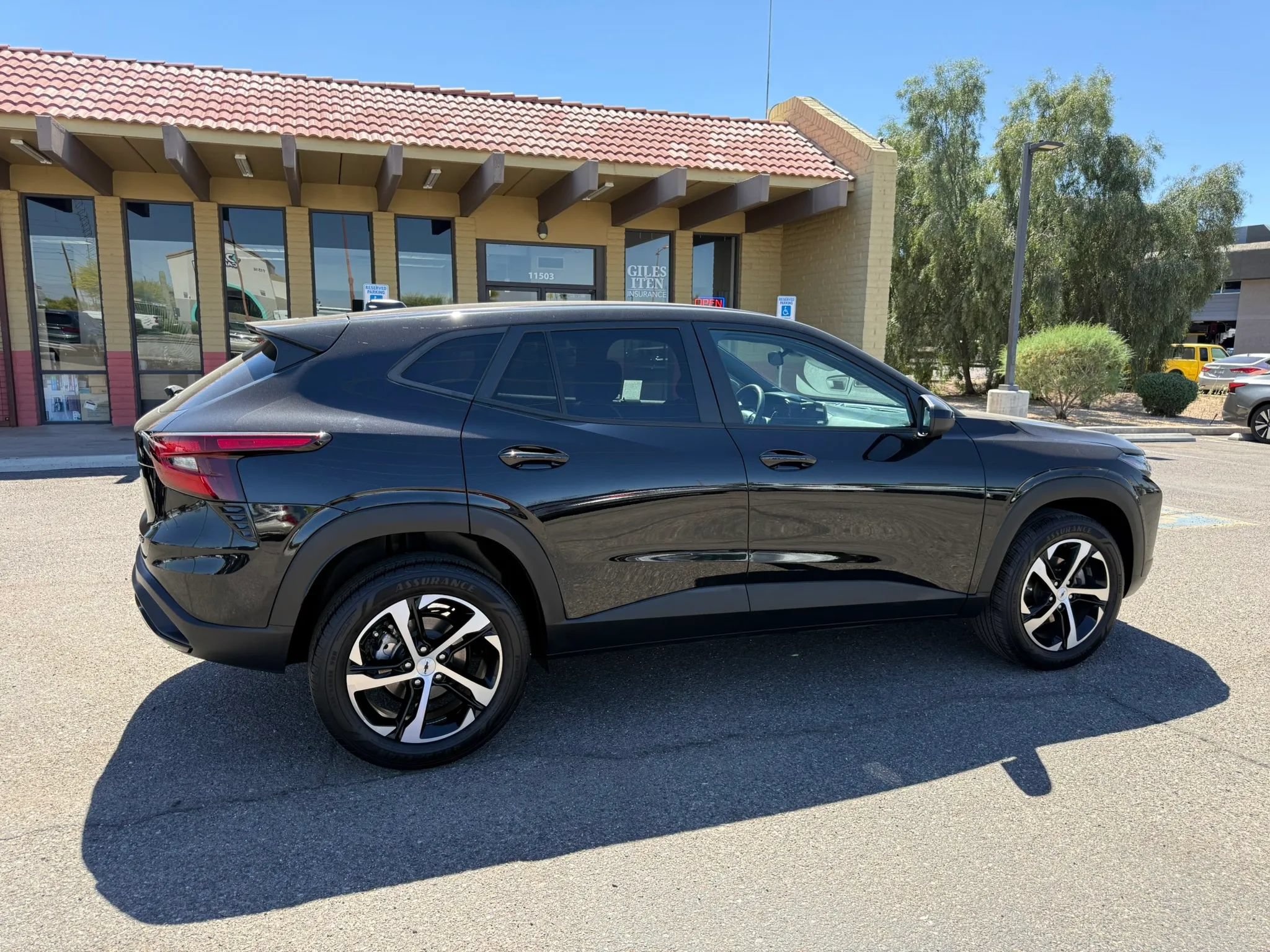 Used 2024 Chevrolet Trax RS FWD image 11