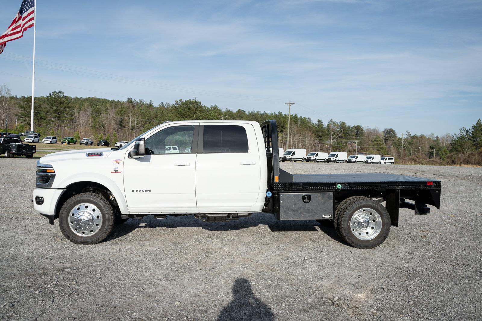 New 2026 RAM 4500 4x4 Crew Cab DRW w/ Laramie Trim Package image 5