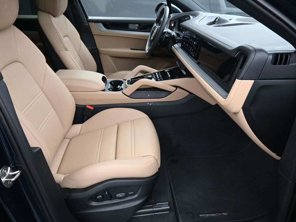 Certified 2025 Porsche Cayenne E-Hybrid Coupe image 27