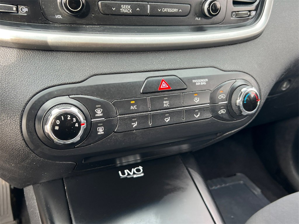 Used 2016 Kia Sorento LX image 22