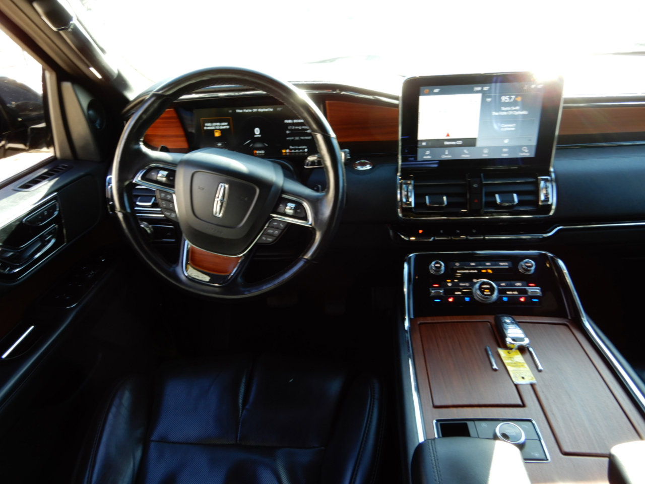 Used 2020 Lincoln Navigator Reserve image 22