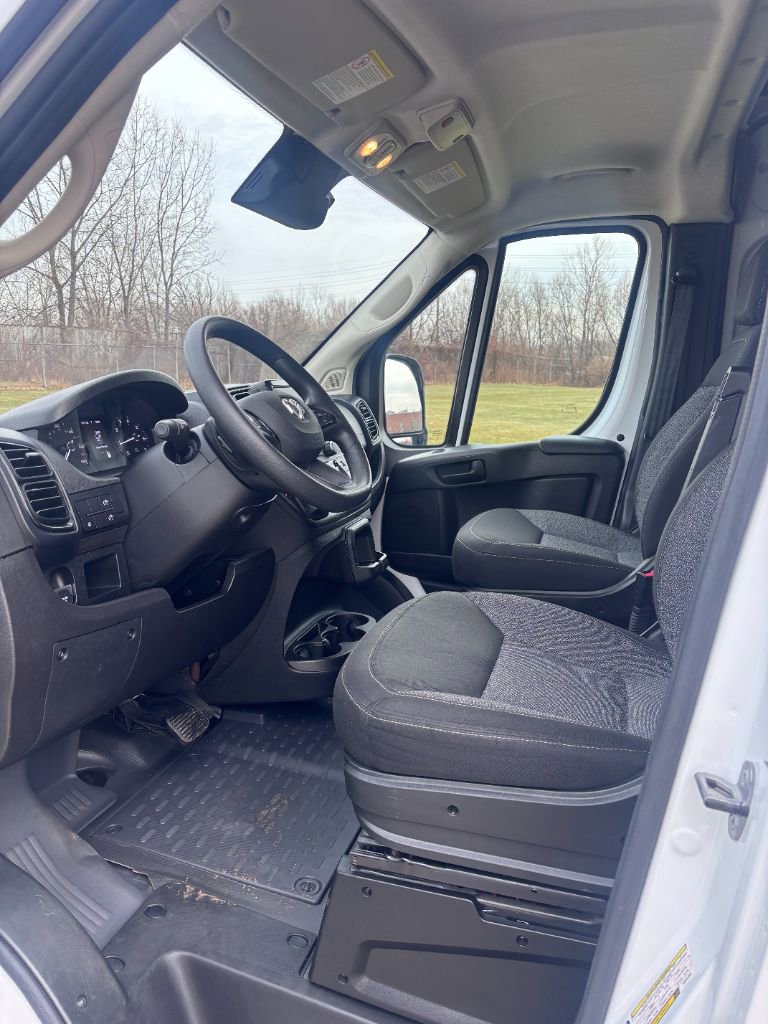 Used 2025 RAM ProMaster 2500 w/ Convenience Group image 16