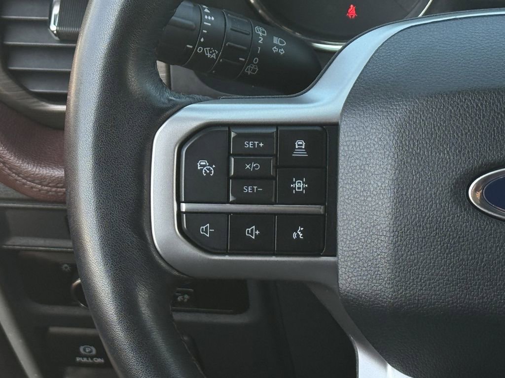 Used 2023 Ford Expedition Limited image 14