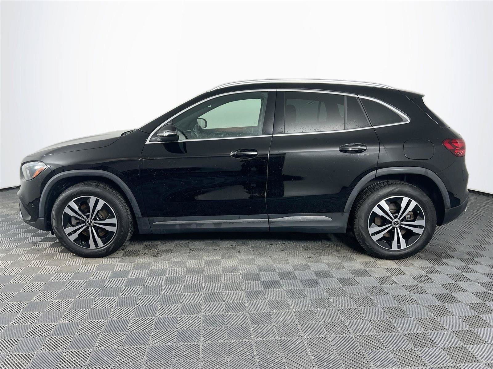 Certified 2024 Mercedes-Benz GLA 250 4MATIC image 3