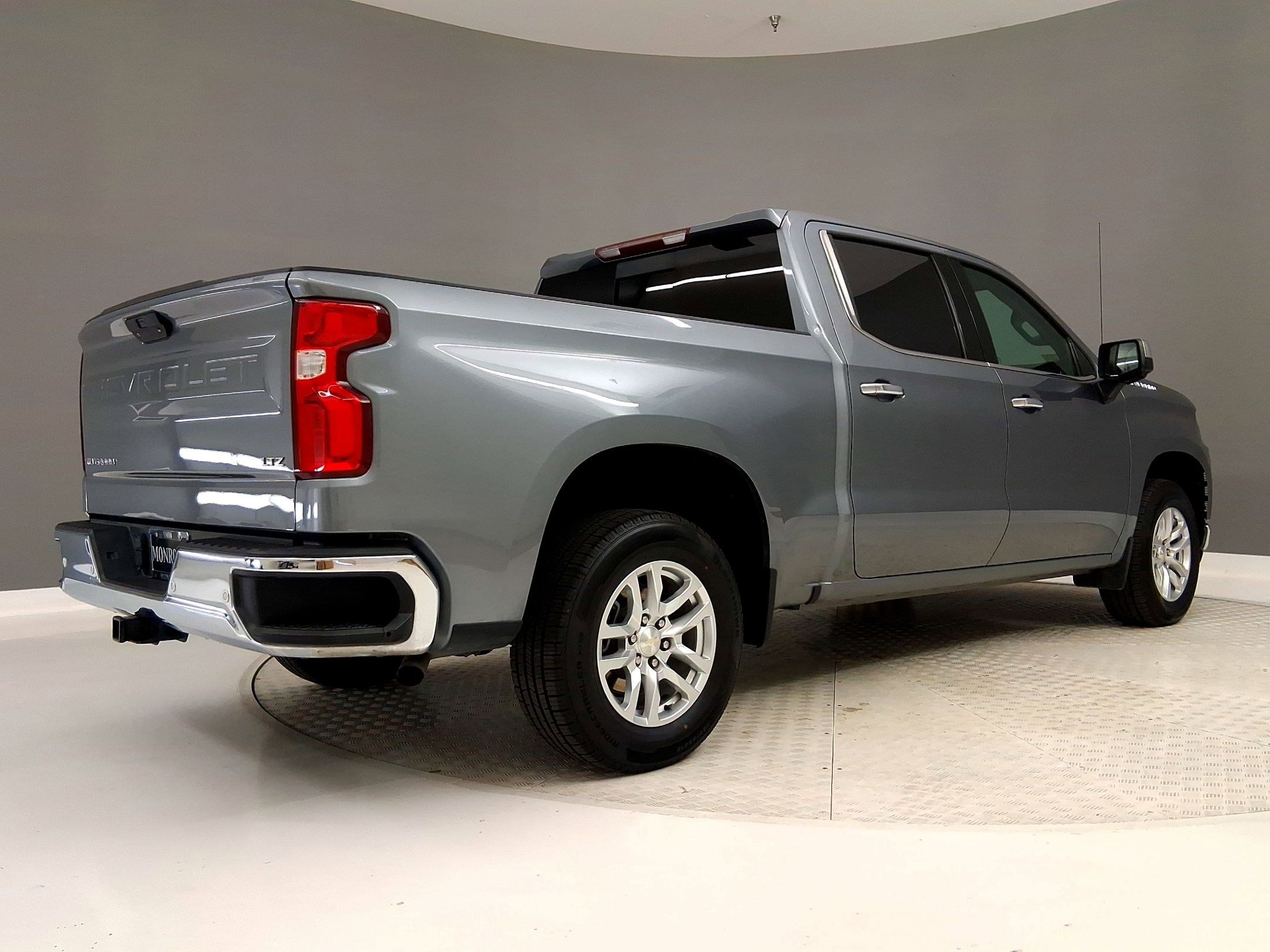 Used 2020 Chevrolet Silverado 1500 LTZ w/ LTZ Plus Package RWD image 7