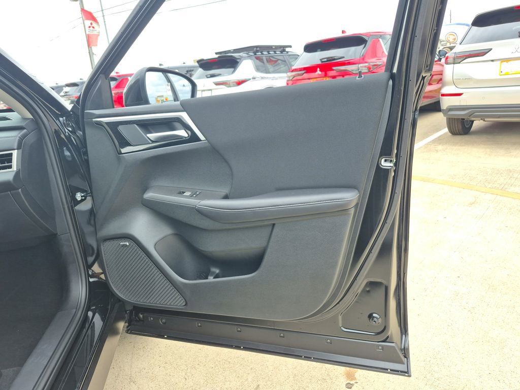 New 2026 Mitsubishi Outlander ES image 24