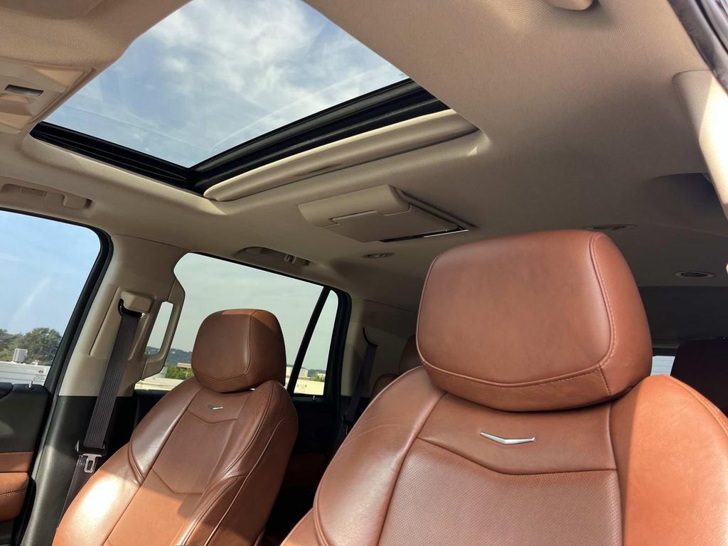 Used 2017 Cadillac Escalade Premium Luxury RWD image 34