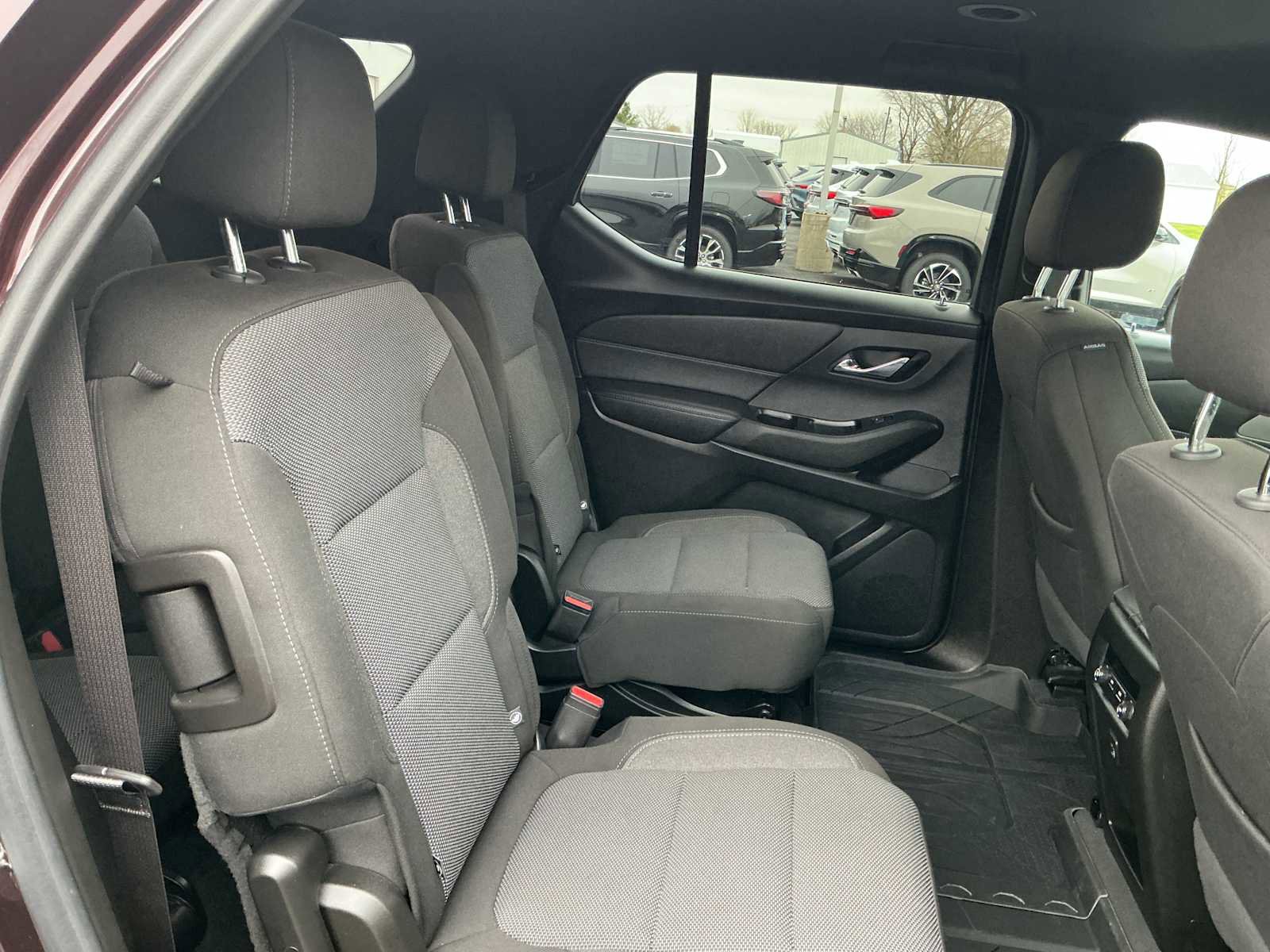 Used 2023 Chevrolet Traverse LT image 27