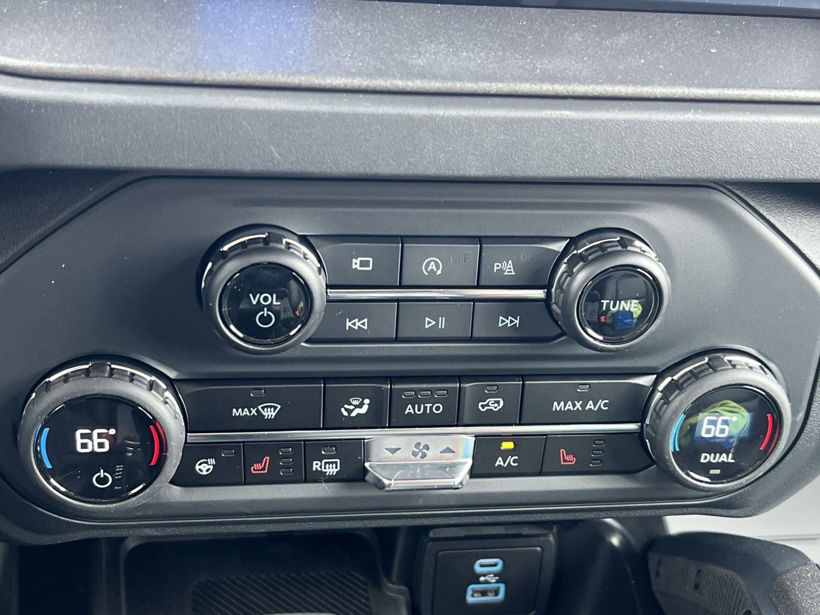 New 2025 Ford Bronco Badlands image 21