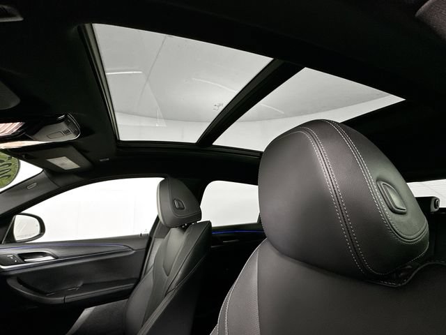 Used 2025 BMW X4 xDrive30i image 19