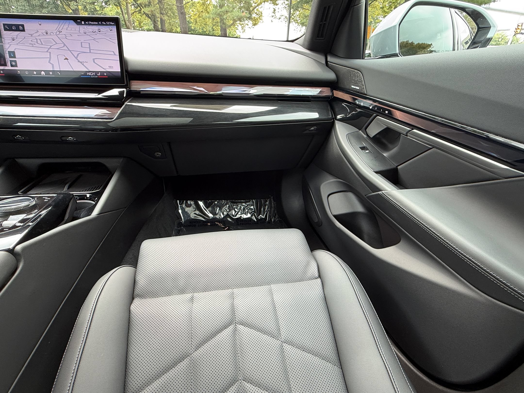 Certified 2024 BMW i5 eDrive40i w/ M Sport Package RWD image 30