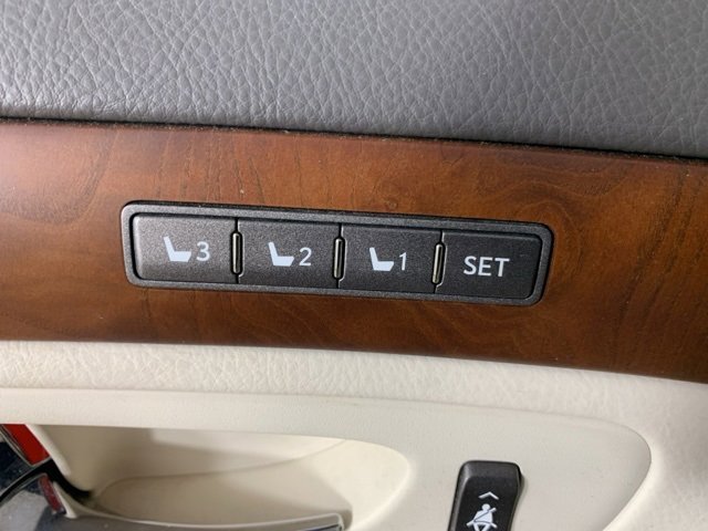 Used 2012 Lexus LS 460 AWD image 17