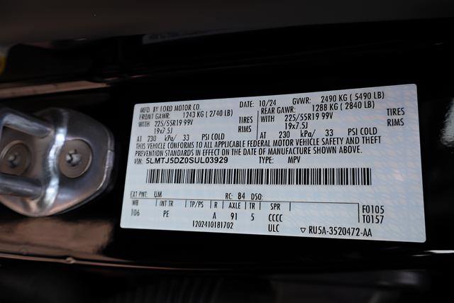 Used 2025 Lincoln Corsair Grand Touring w/ Equipment Group 301A image 17