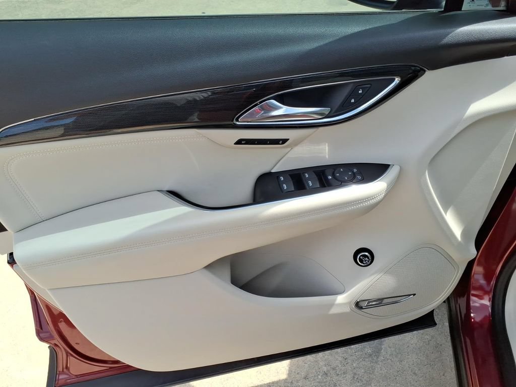 Used 2022 Buick Envision Essence w/ Technology Package I FWD image 16