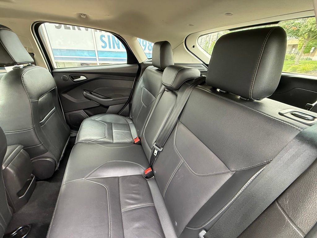 Used 2017 Ford Focus Titanium FWD image 30