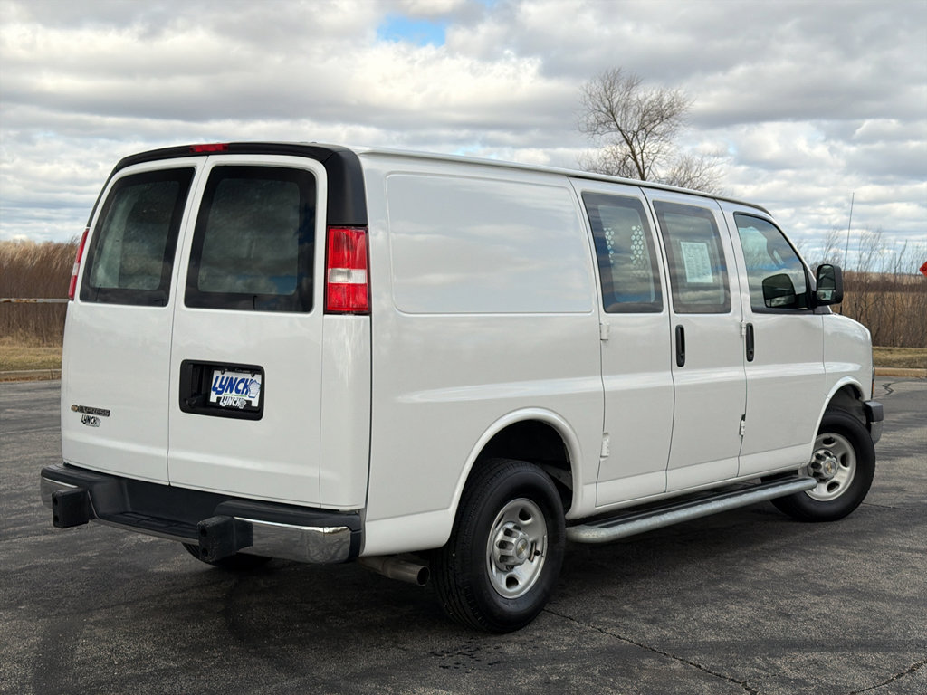 Used 2024 Chevrolet Express 2500 w/ Driver Convenience Package image 4
