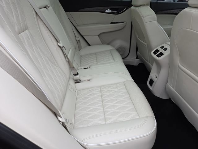 Used 2022 Buick Envision Avenir w/ Technology Package II image 32