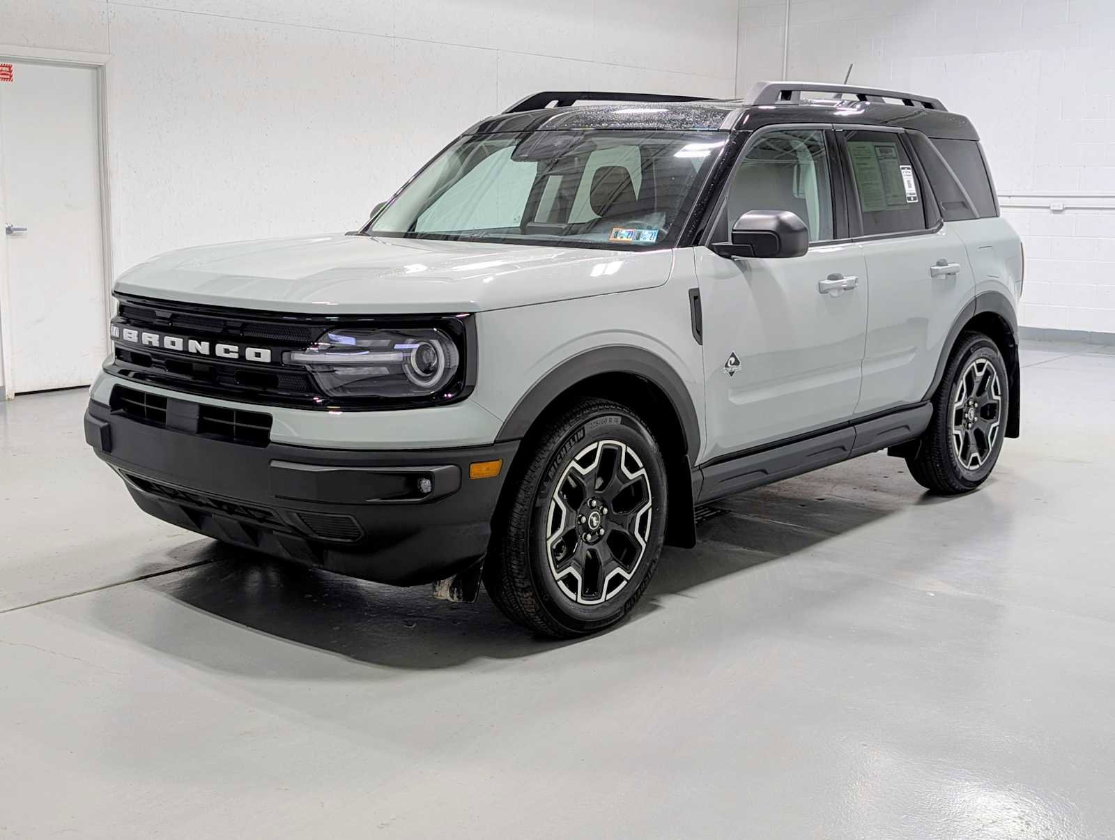 Used 2022 Ford Bronco Sport Outer Banks w/ Tech Package image 1
