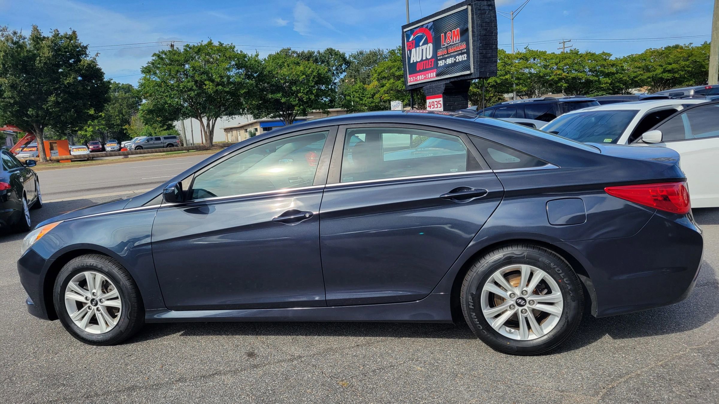 Used 2014 Hyundai Sonata GLS image 2