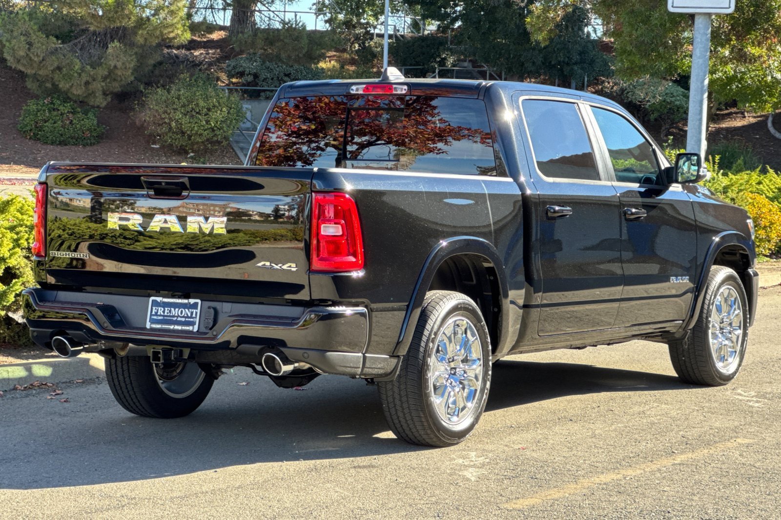 New 2026 RAM 1500 4x4 Crew Cab image 3